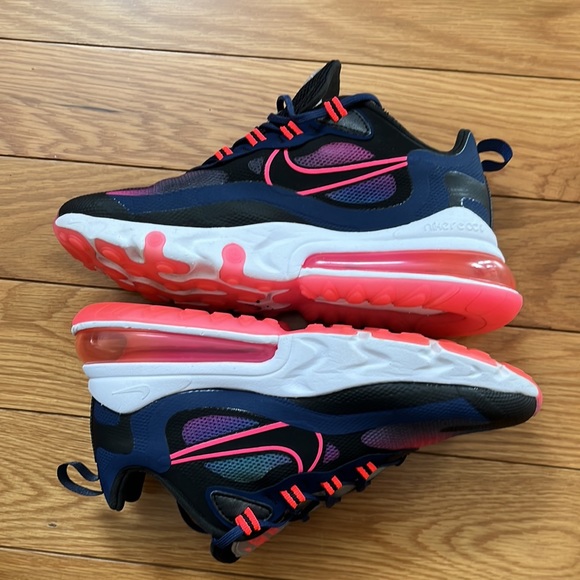 Nike Air Max 270 React - Picture 3 of 9